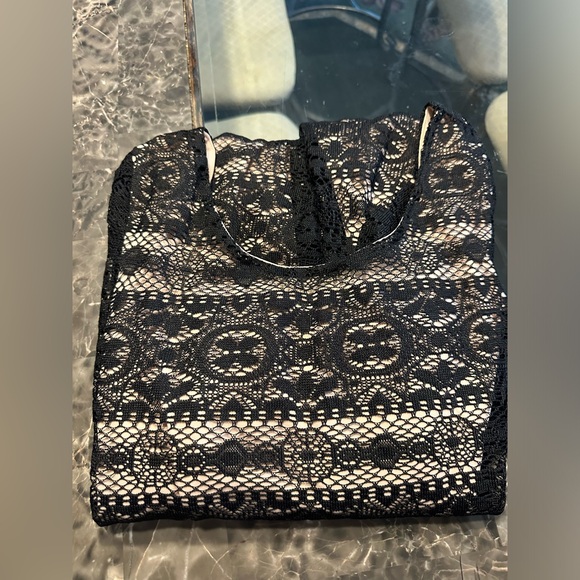 Black lace wore it once like new size XXL - Picture 6 of 6
